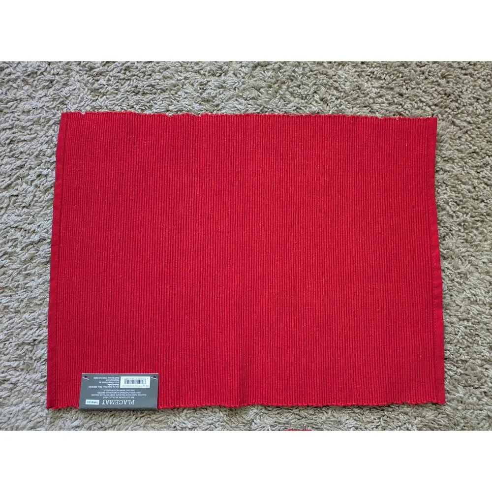 4 NWT Threshold Placemat Machine Washable 14X19in Cotton Red Metallic Christmas